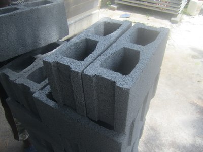 Fence Blocks - Delivery 390x190x140 (2).JPG